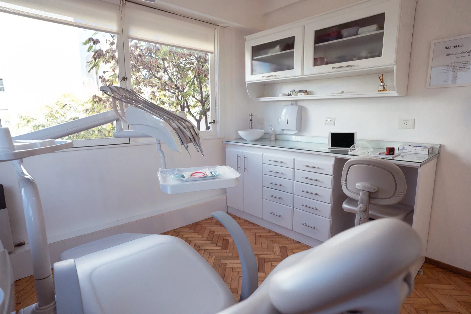Escáner intraoral 3Shape y equipamiento dental de última generación